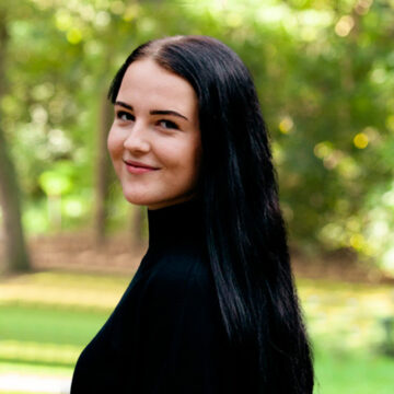 Jannelien Beens werk als projectondersteuner bij V-Kam Education.
